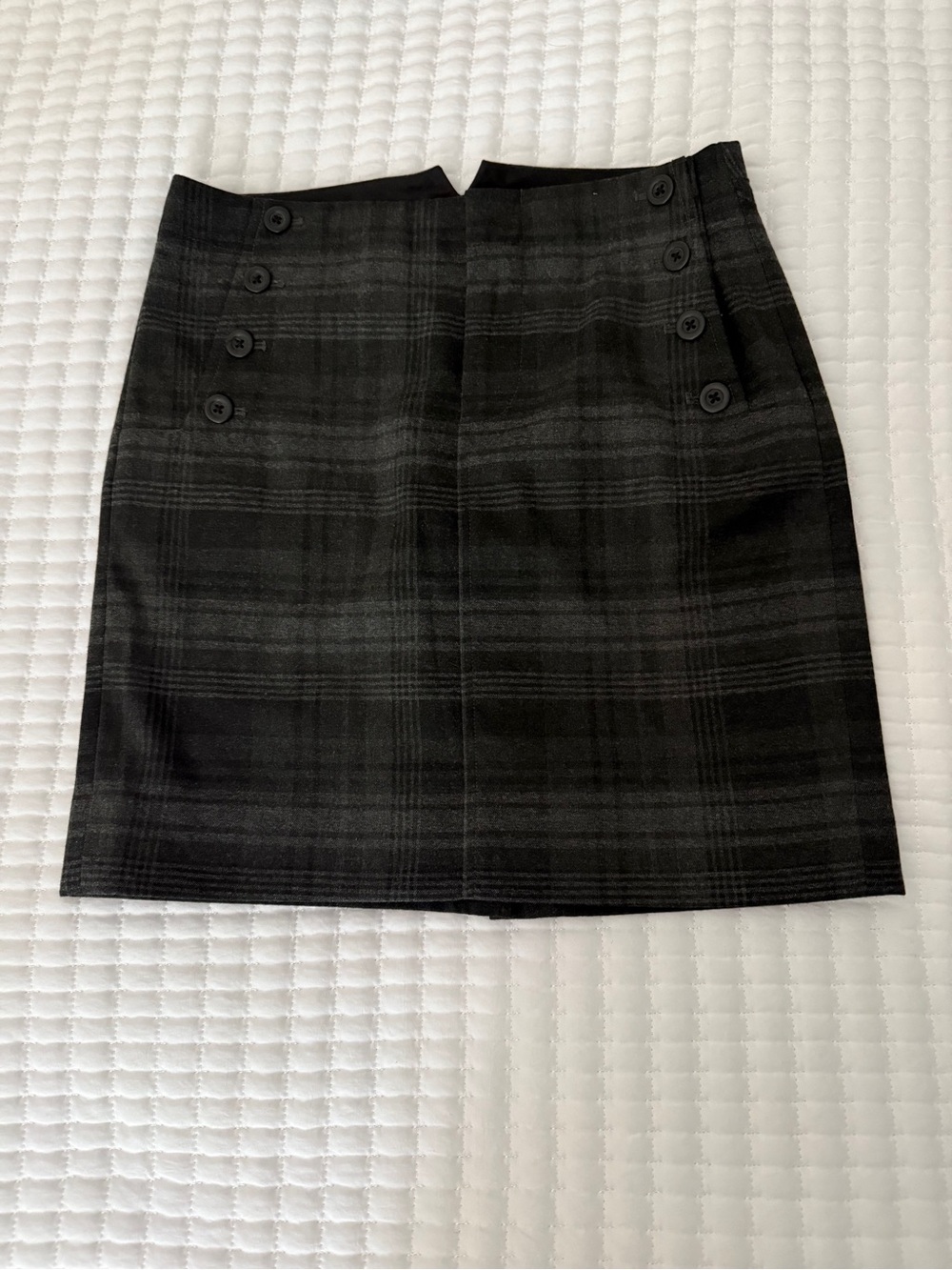 Classic Black Plaid Button-Accent Midi Skirt